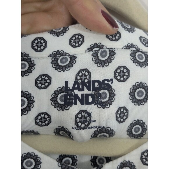 Lands End Sz 1X Blouse Shirt Button Down Top White Gray Geometric Print Career - Picture 4 of 8
